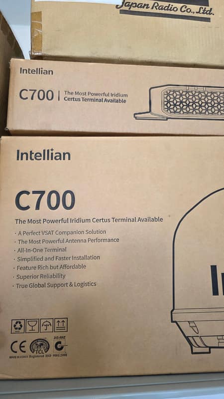 C700 C700 — Intellian