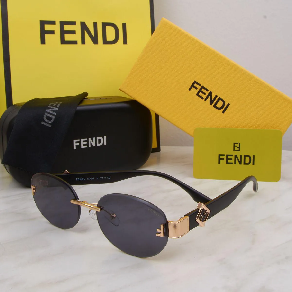 Fendi Iconic Rimless Shield  - نظارة فندي "أيكونيك" شيلد الفاخرة - نظارات شمسية - صورة 2