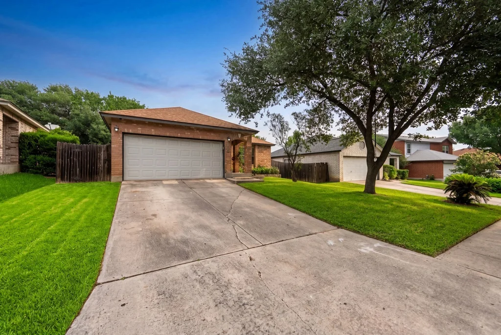 7058 Autumn Park-1