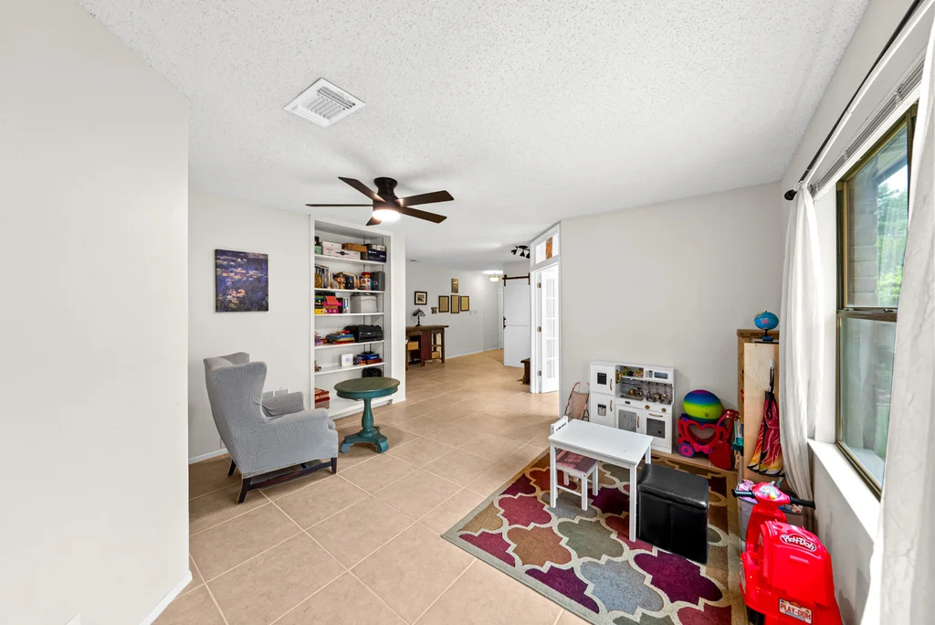 7058 Autumn Park-4