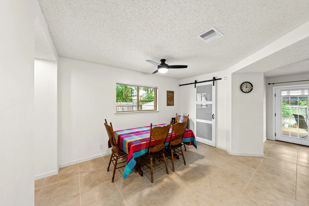 7058 Autumn Park-9