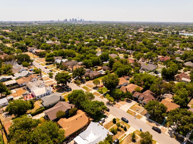 2028 Huisache Ave-6