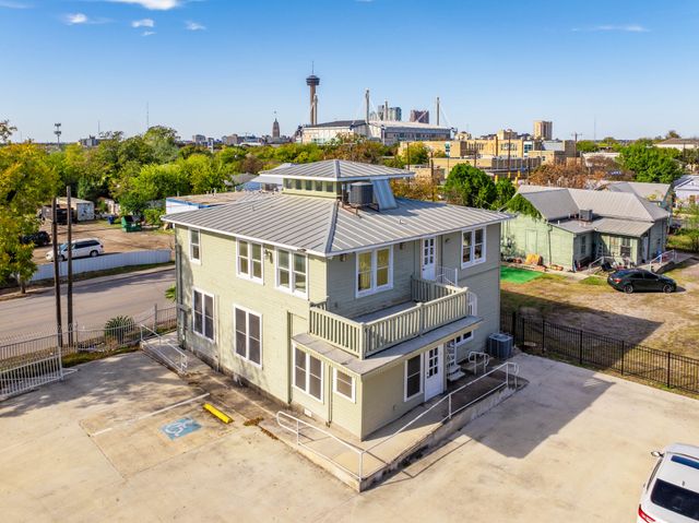 profphoto_(812 S Hackberry St)-2