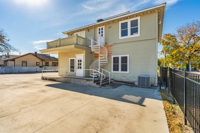 profphoto_(812 S Hackberry St)-3