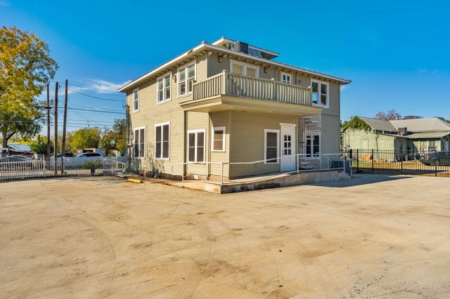 profphoto_(812 S Hackberry St)-7