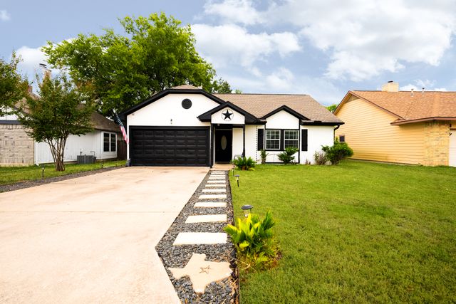 1300 York Castle Dr-2