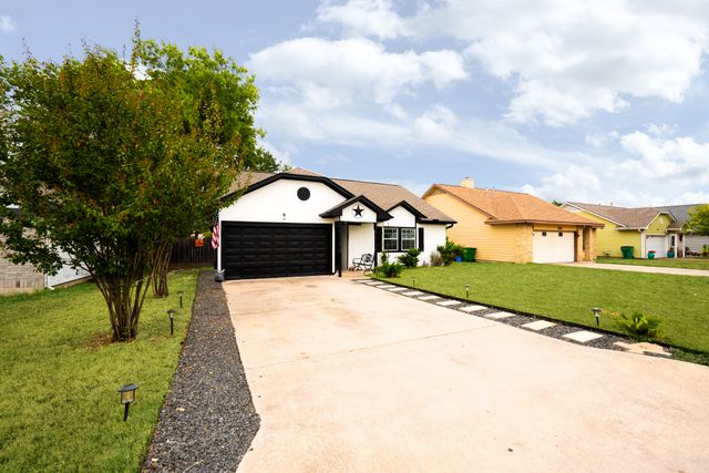 1300 York Castle Dr-3