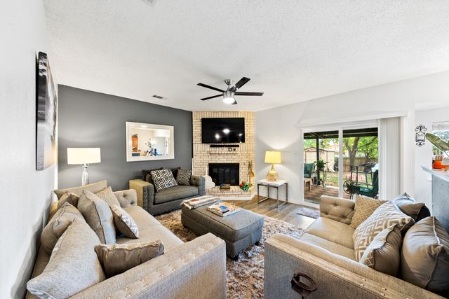 1300 York Castle Dr-6