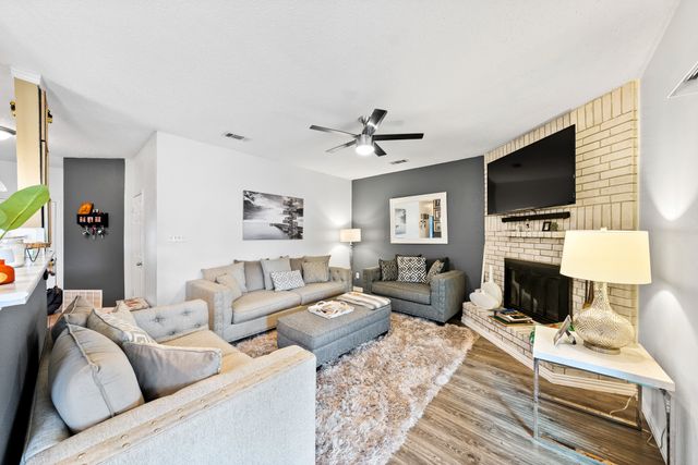 1300 York Castle Dr-7