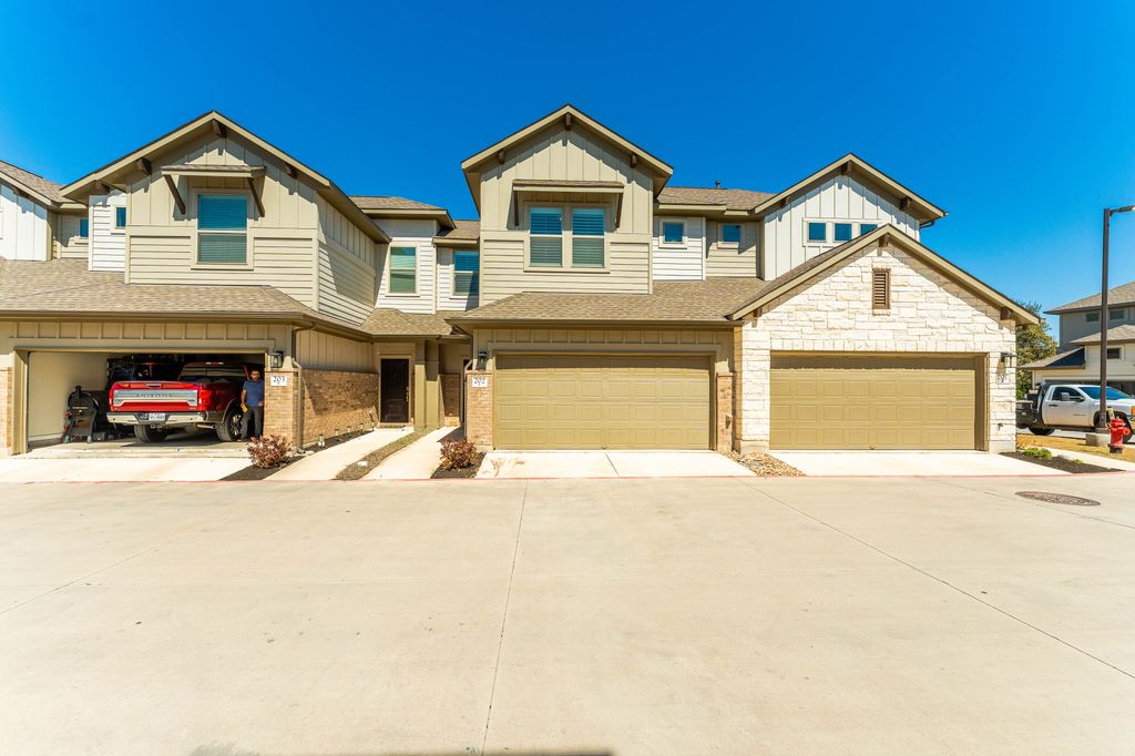 profphoto_(2500 Forest Creek Dr)-1