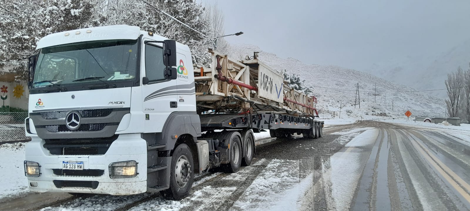 Camion DEINOS SRL