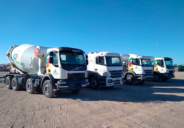 Flota de camiónes mezcladores de hormigón de Deinos SRL