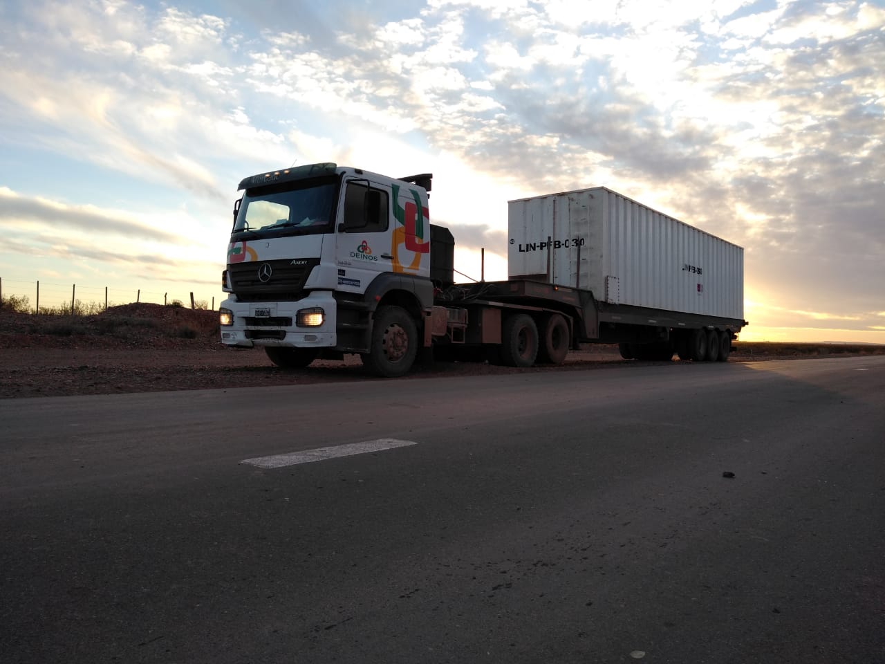 CAMION DEINOS SRL