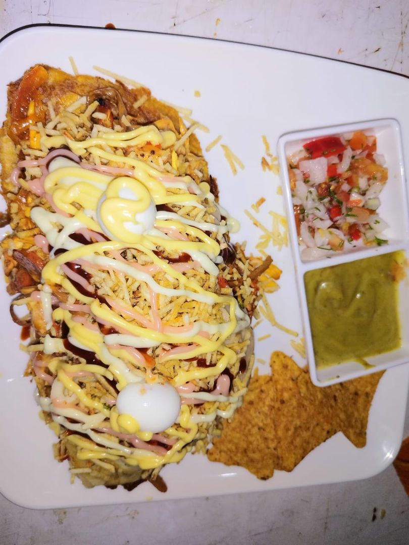 PATACON CON CARNE