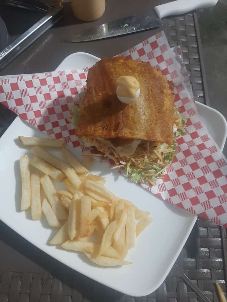 HAMBURGUESA DE PATACON SENCILLA