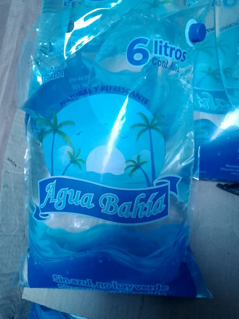 agua Bahía en bolsa