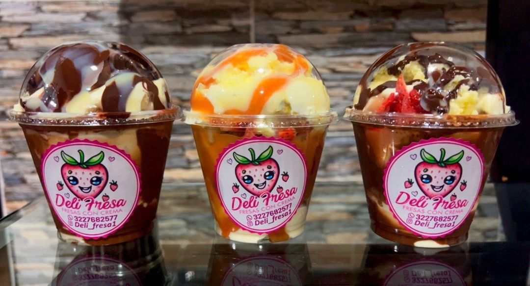 FRESAS CON CREMA 9 onz