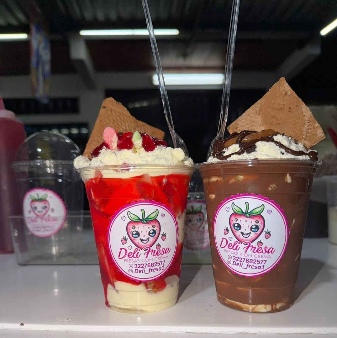 FRESAS CON CREMA.  12 onz