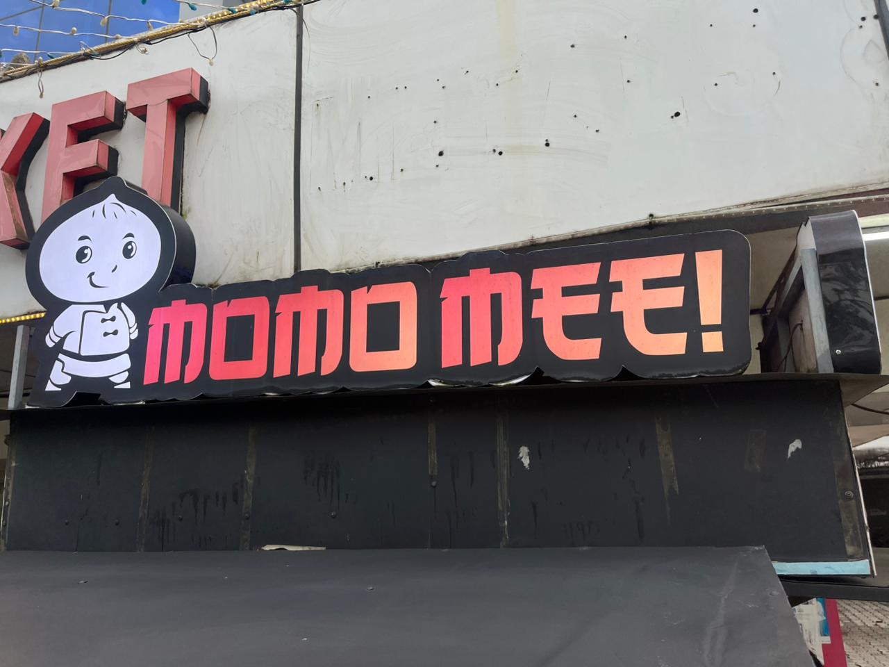 MOMO MEE
