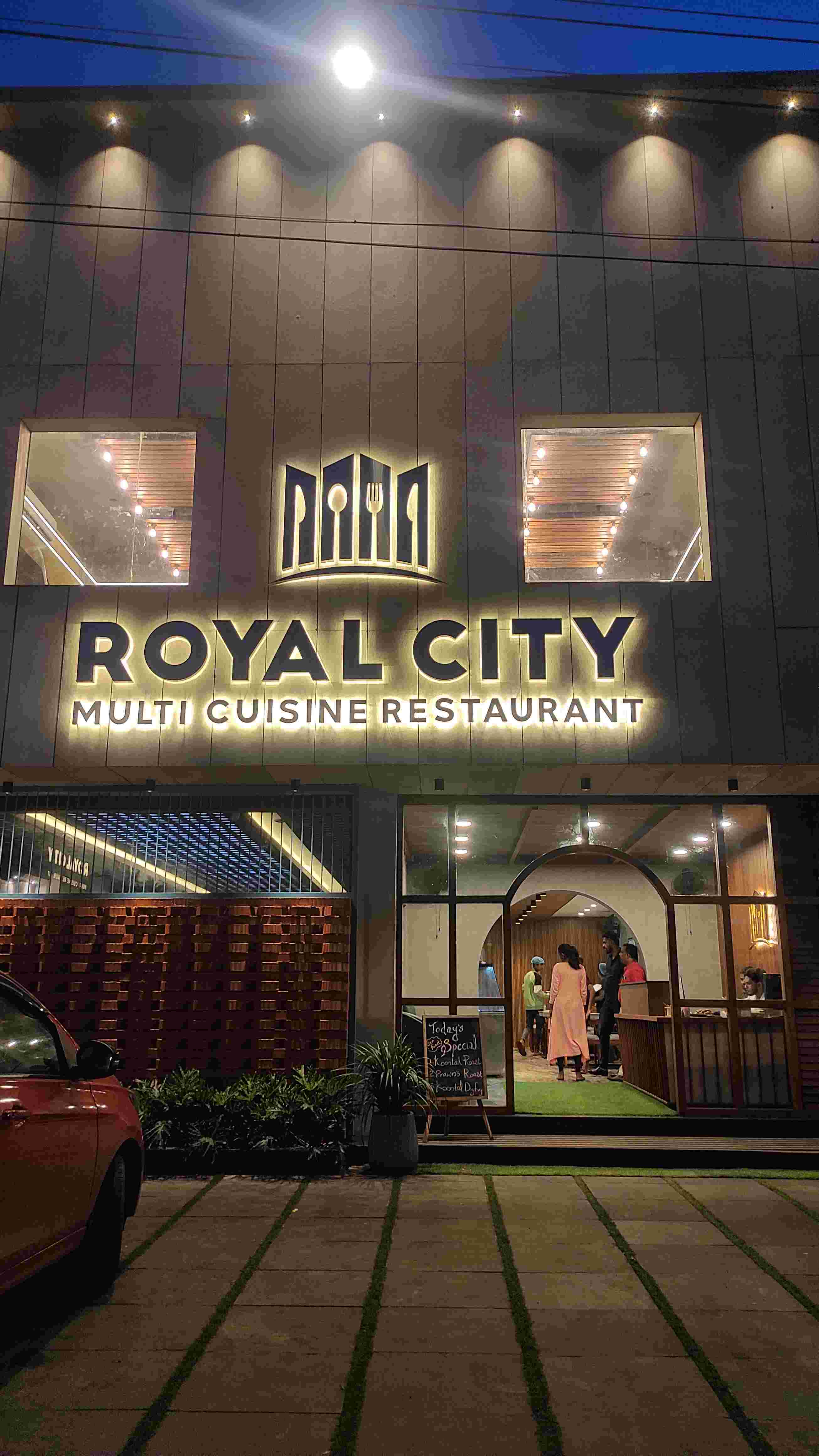 ROYAL CITY MANOOR