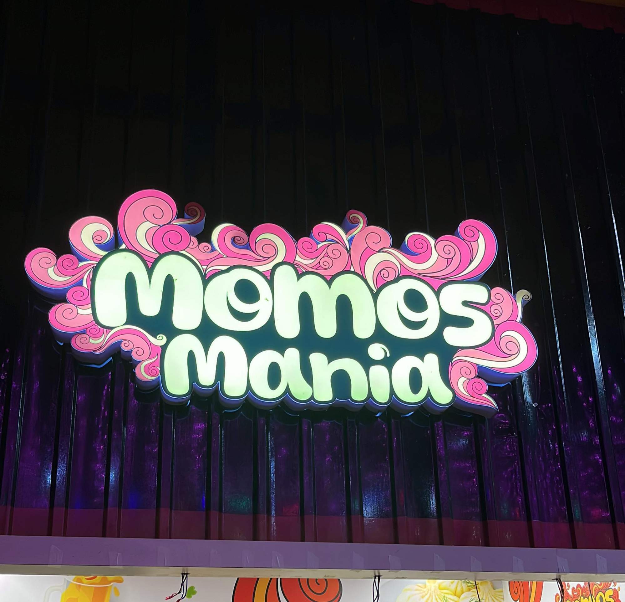 Momos Mania