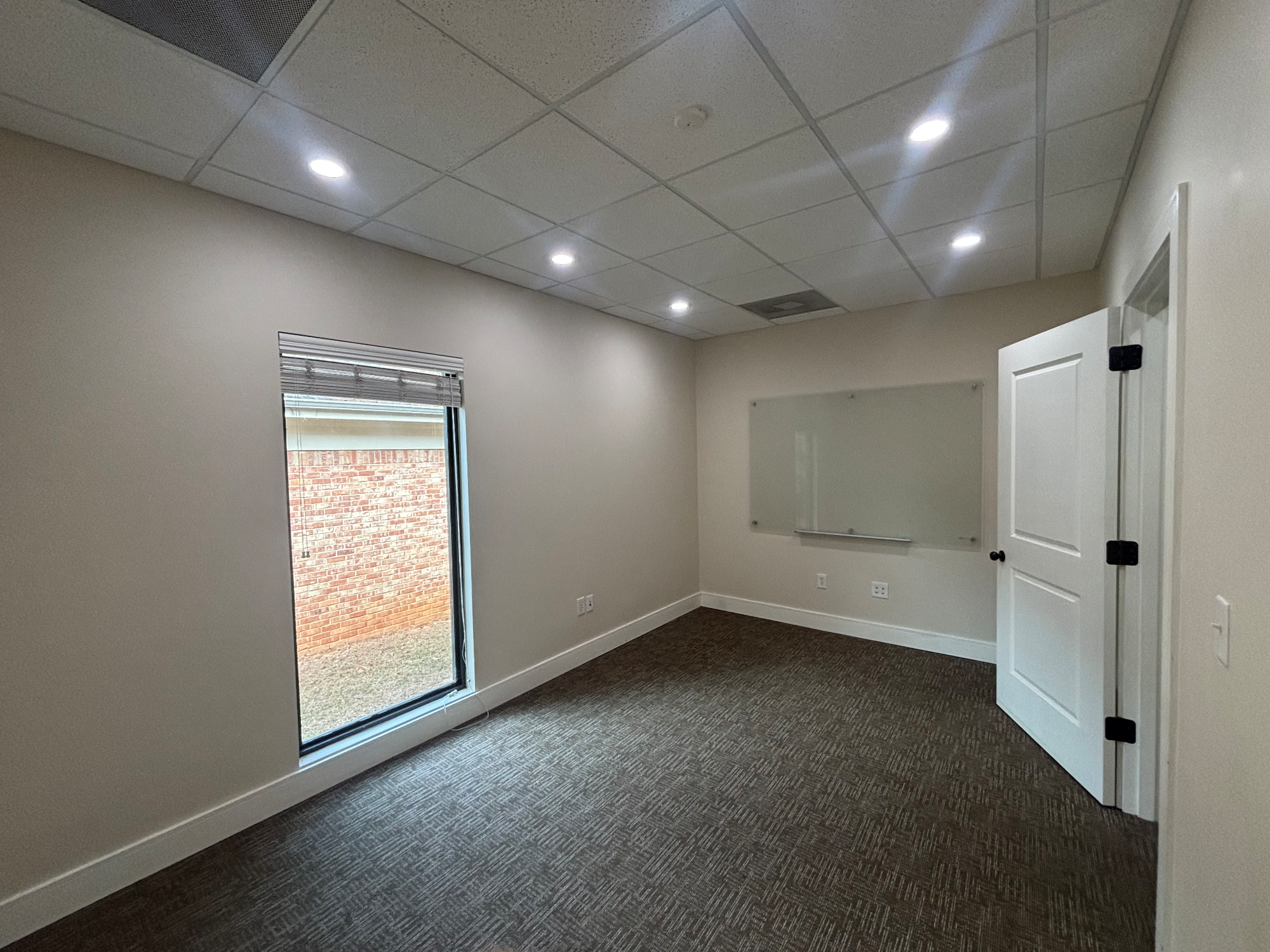 2630 Ridgewood Road, Jackson, MS 39216, photo 2 - DeLong & Barksdale Realty