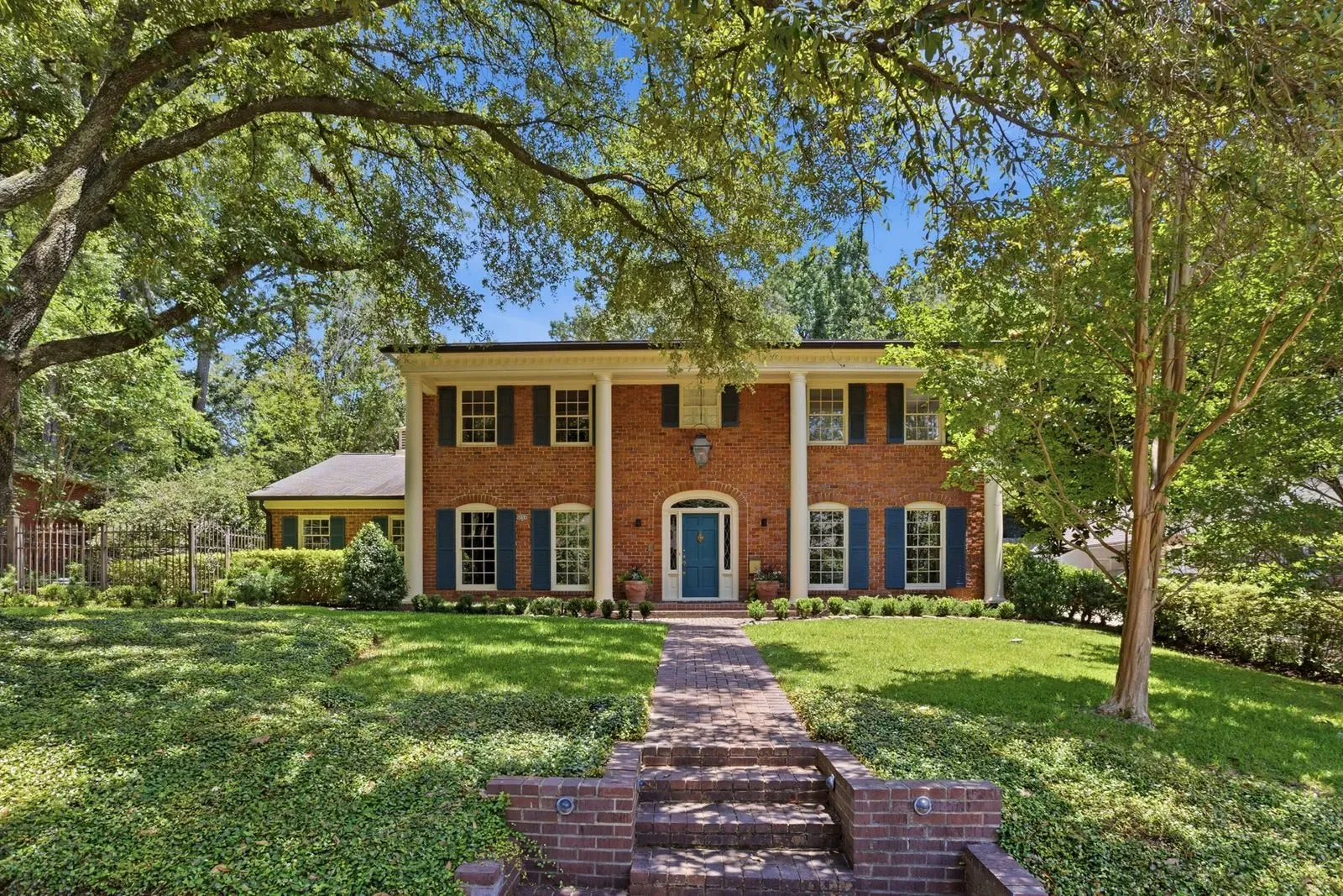 4064 Eastwood Drive, Jackson, MS 39211 - DeLong & Barksdale Realty