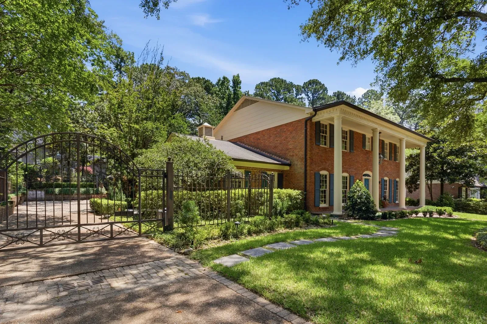 4064 Eastwood Drive, Jackson, MS 39211, photo 4 - DeLong & Barksdale Realty