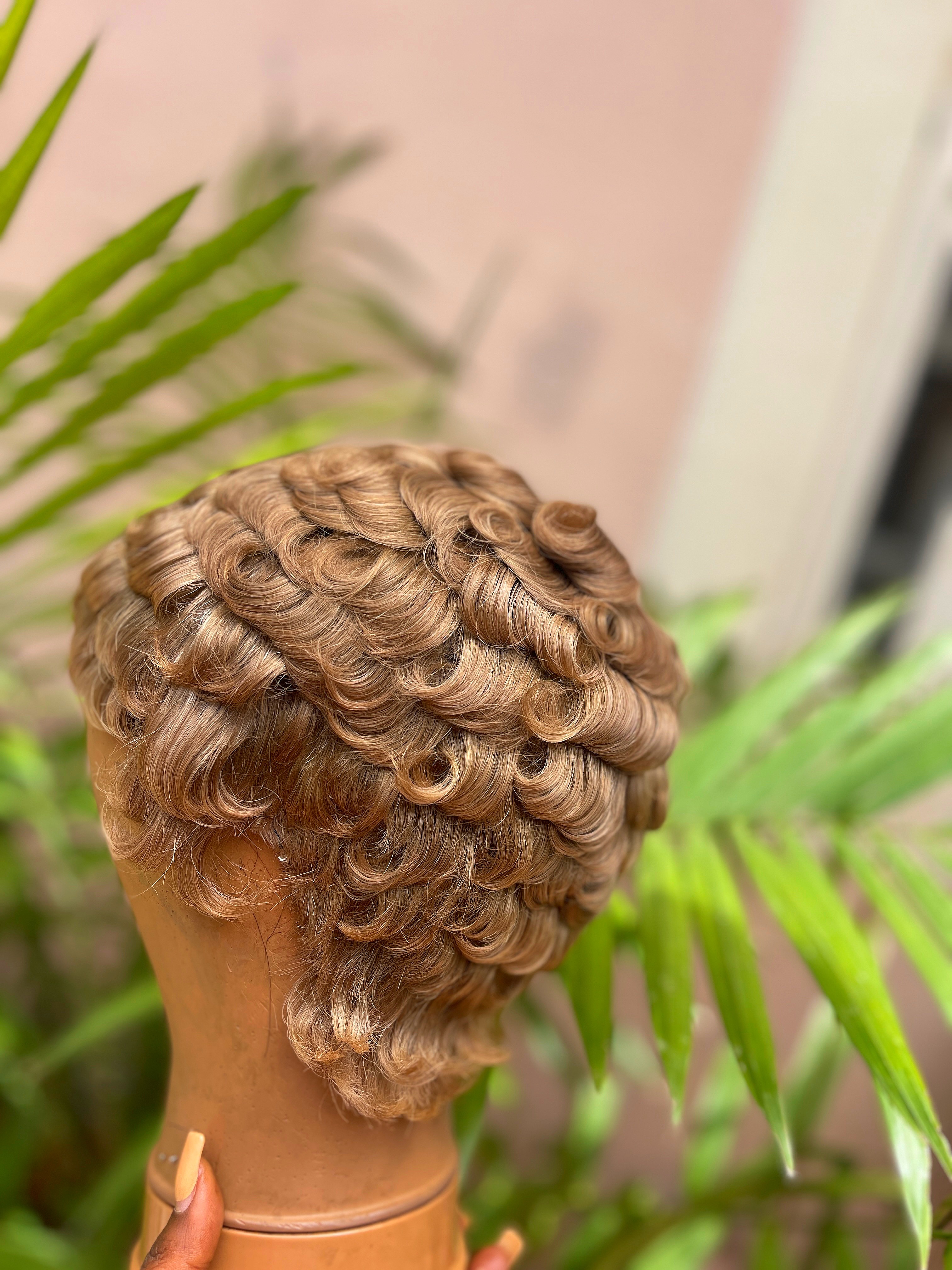 Pictures shows each sides of the pixie wig. thumbnail 4