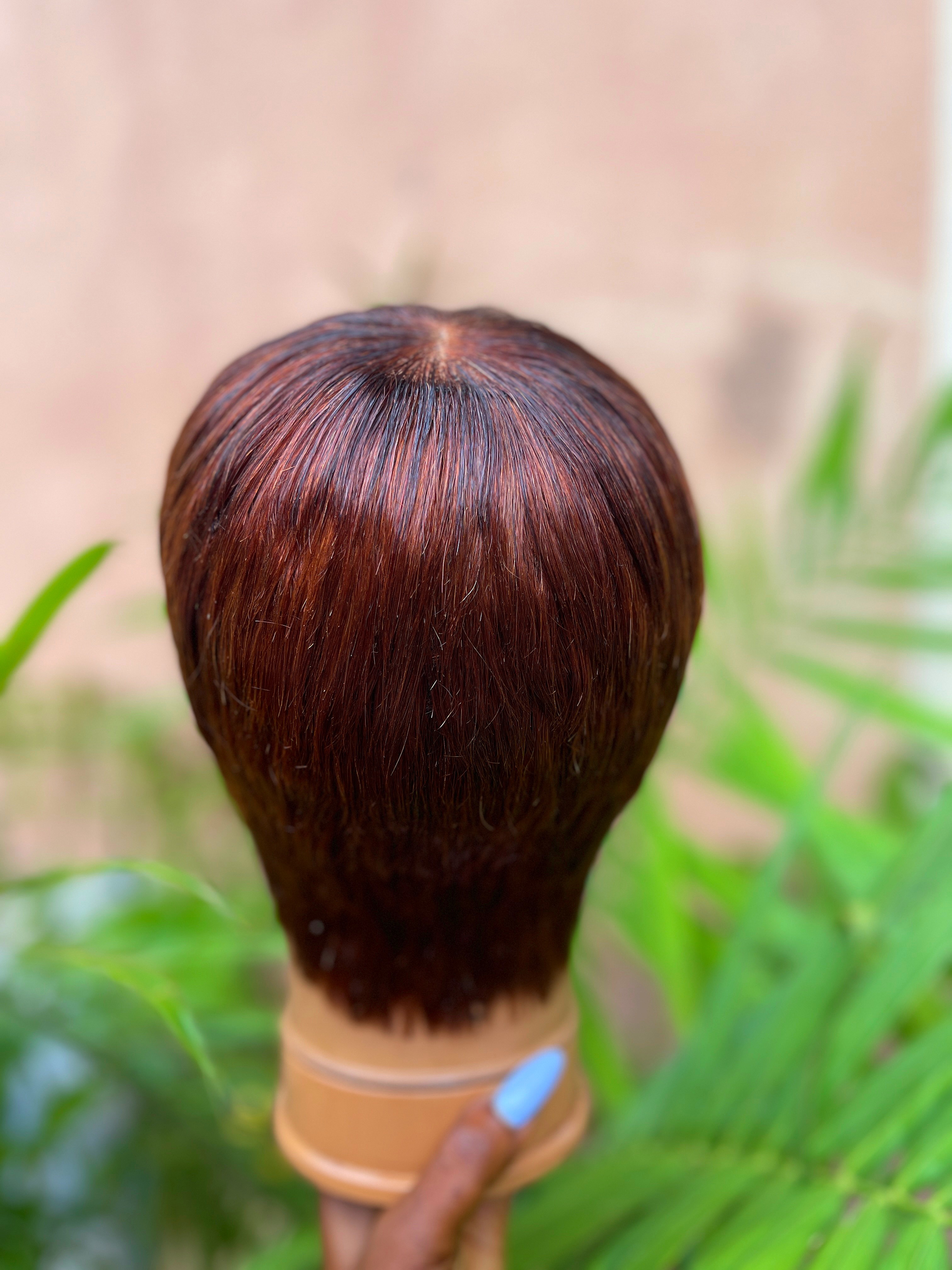 All image shows a perfect description of the size of the wigs. thumbnail 4