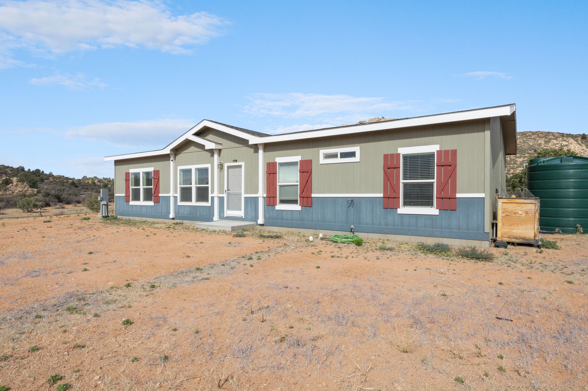 026-Front Exterior