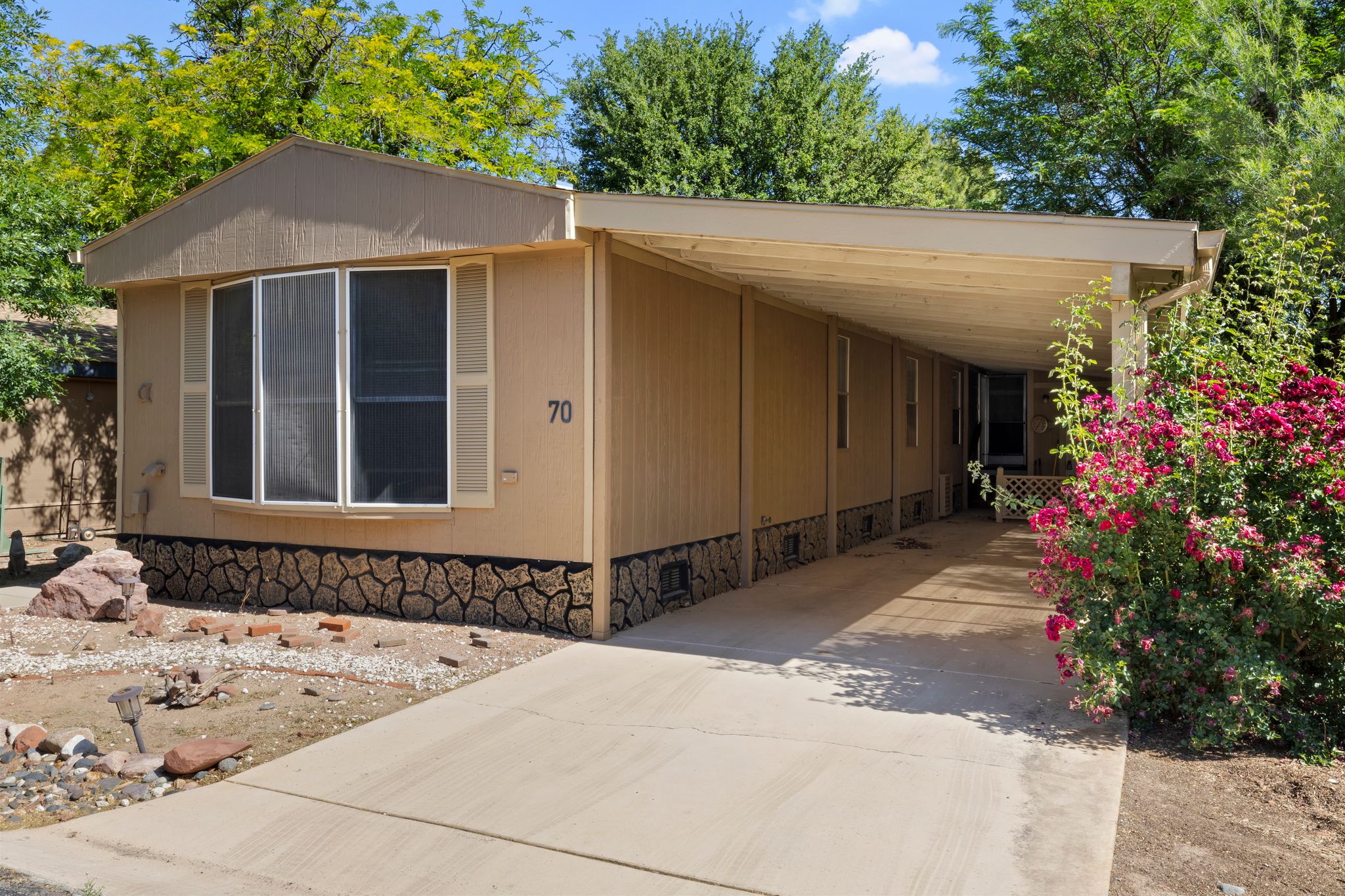 014-Front Exterior
