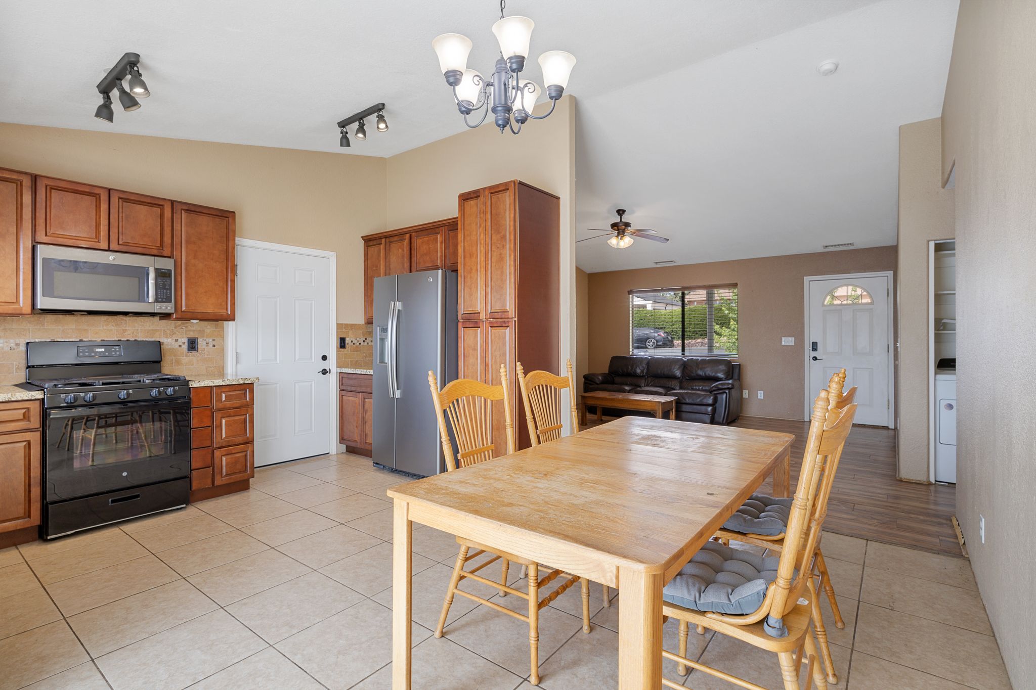 035-Dining Room