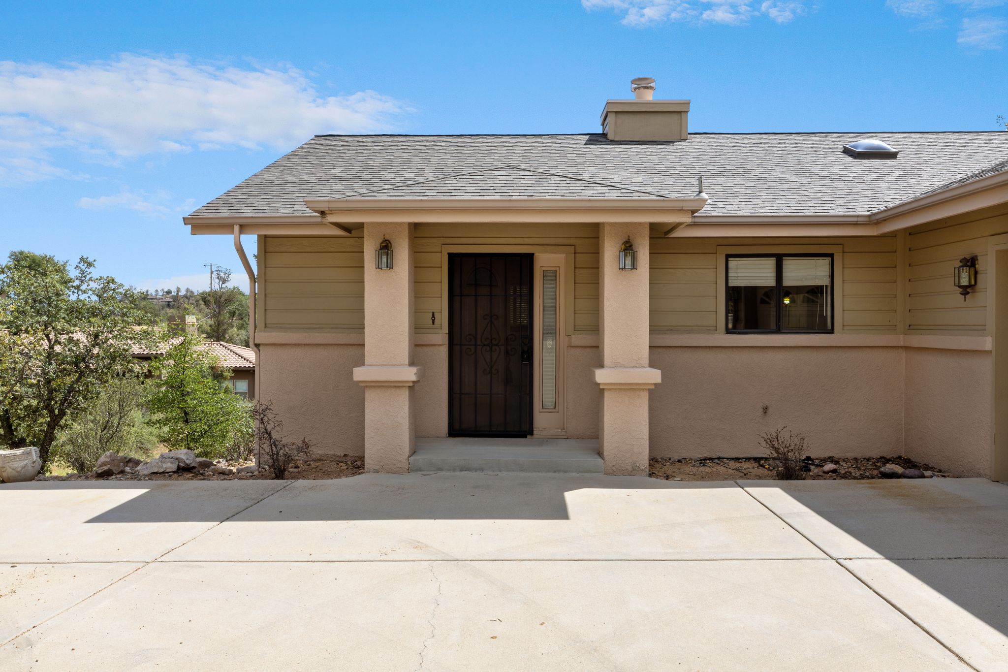 011-Front Exterior