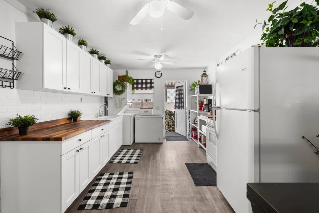 097-Kitchen