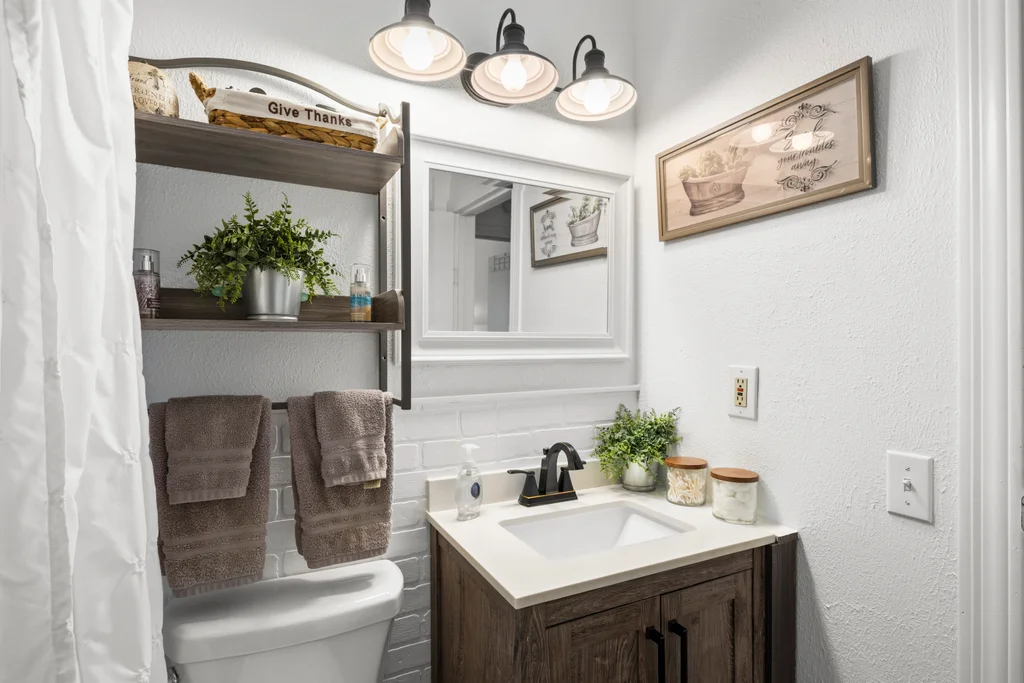157-Bathroom #1