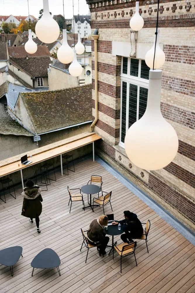 LA TERRASSE