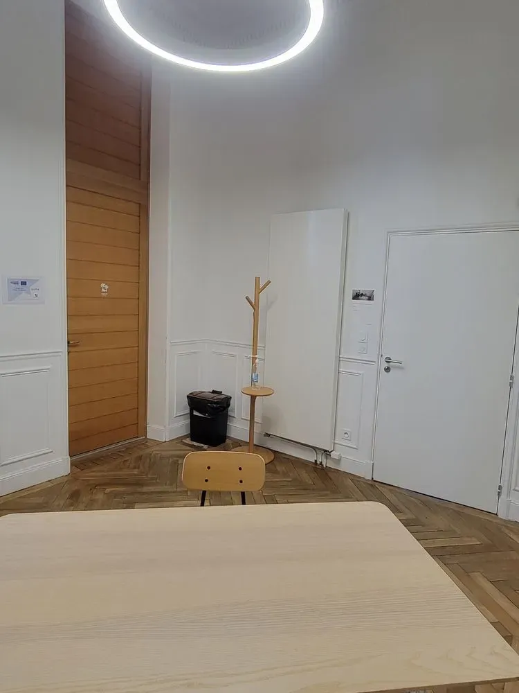 LE PETIT SALON