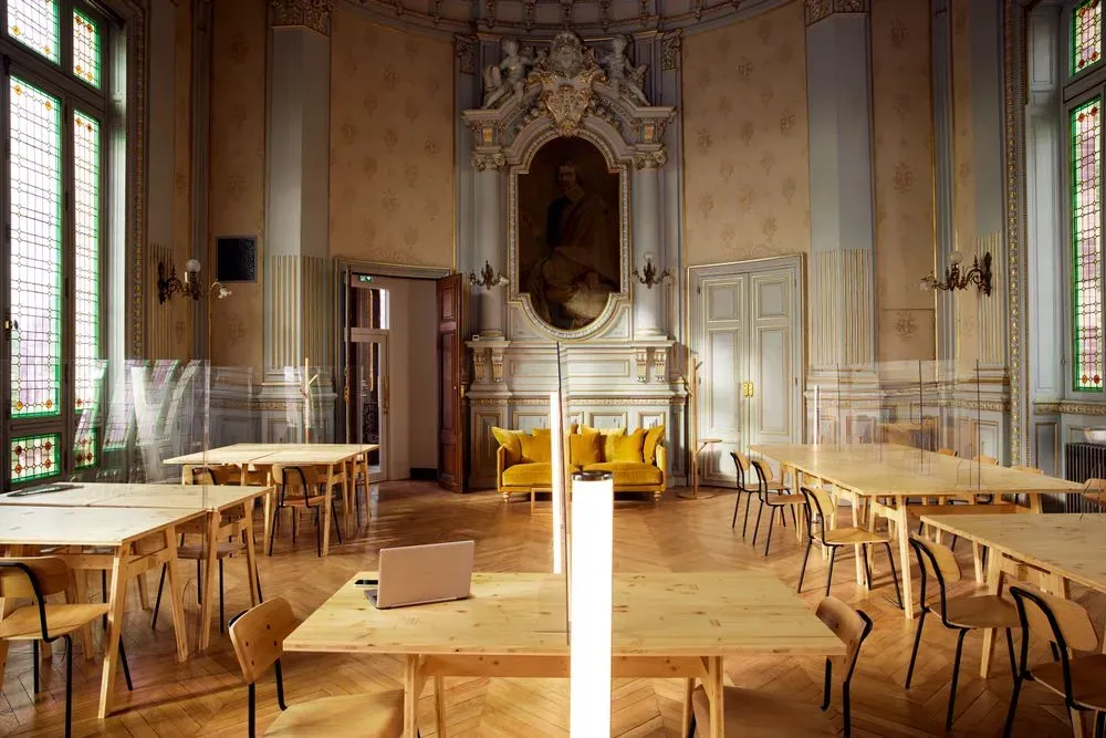 SALLE DES MARIAGES + HALL (évènementiel réservé aux professionnels)