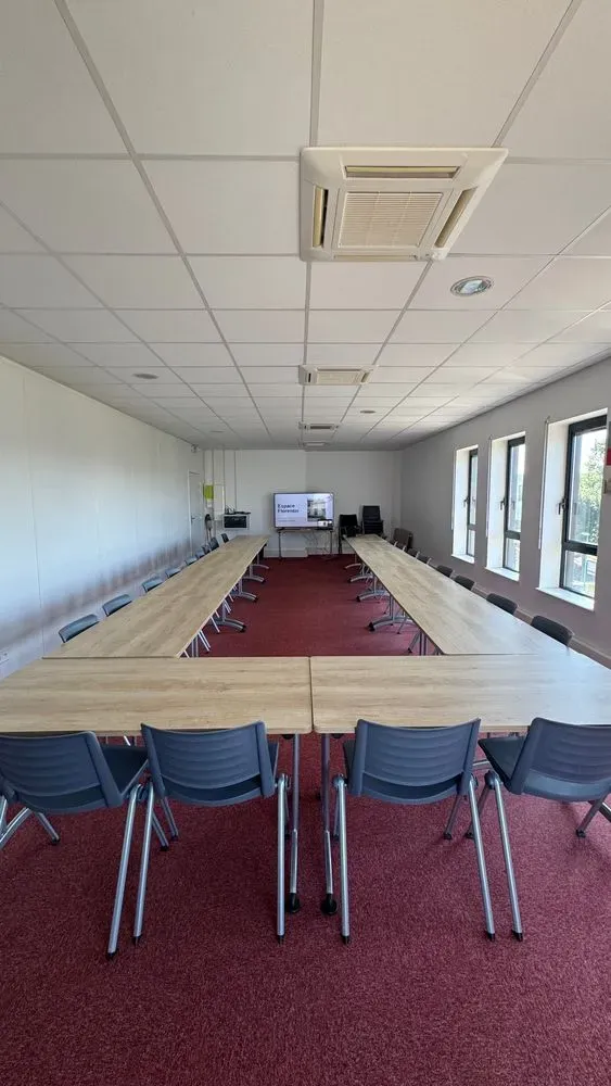 Le Salon - 10 postes