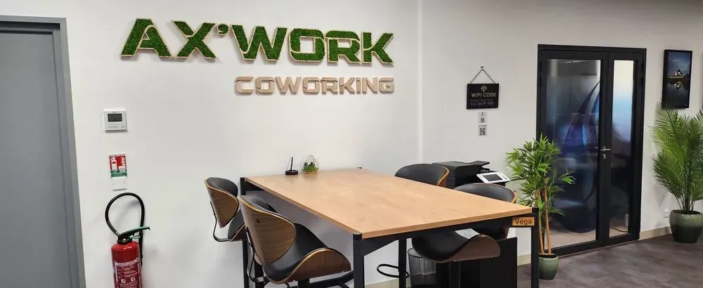 Véga - Grande table de travail pour 4 personnes