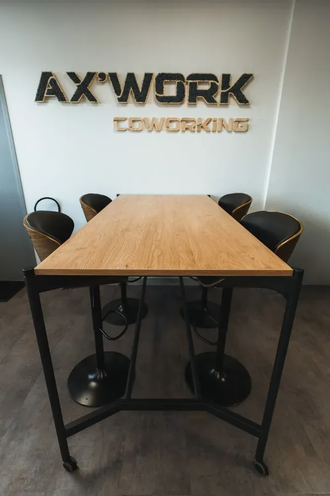 Véga - Grande table de travail pour 4 personnes