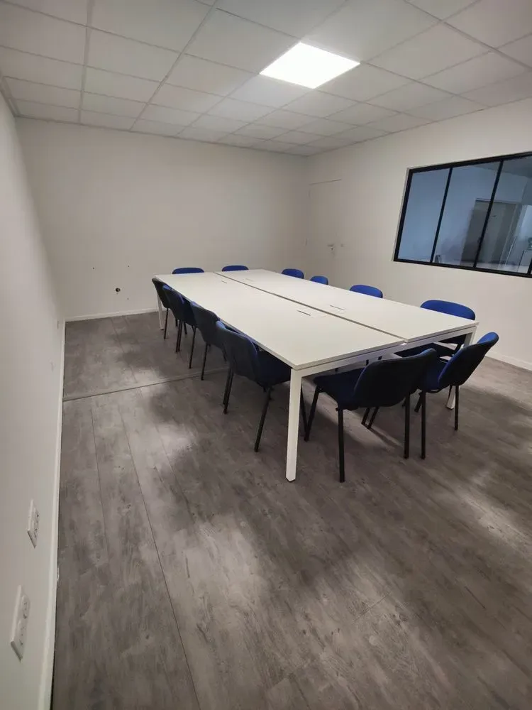 Salle 12 personnes