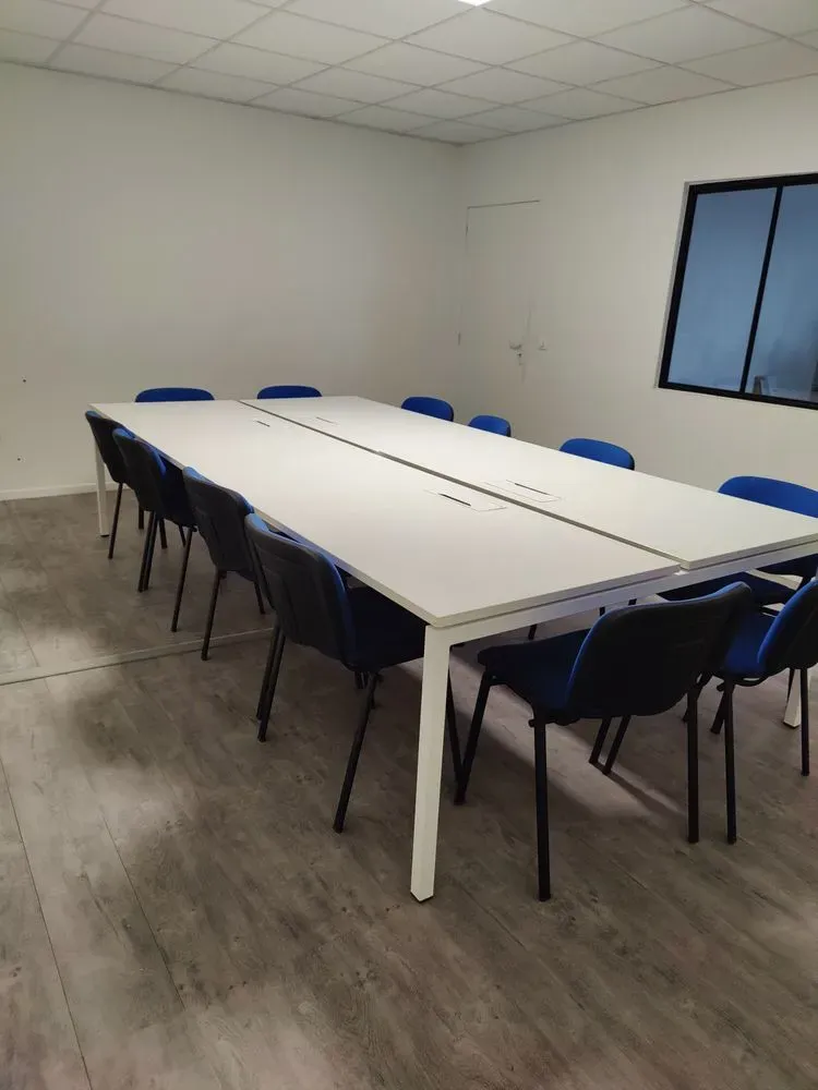 Salle 12 personnes