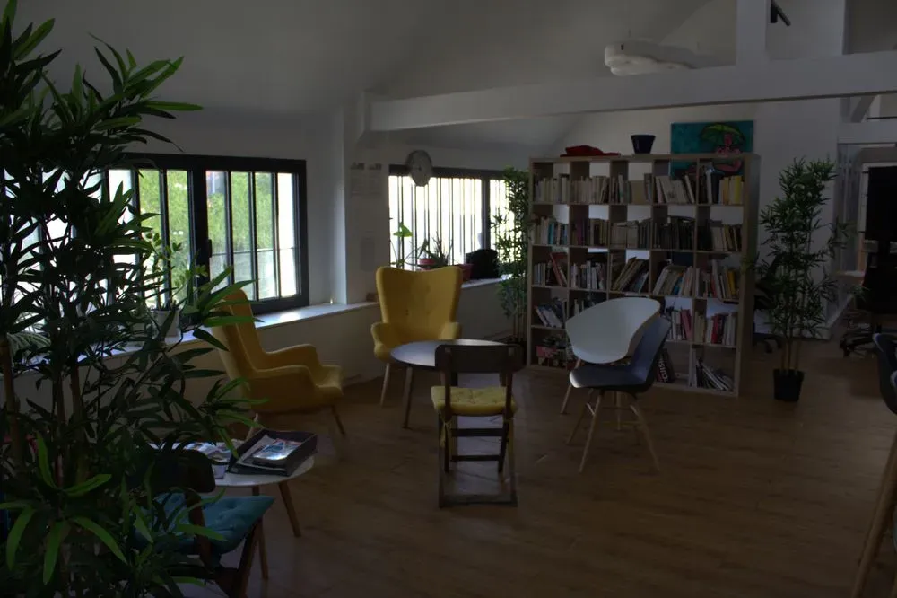 Espace modulable et pluri-fonctionnel (accueil, réunion, animation...)
