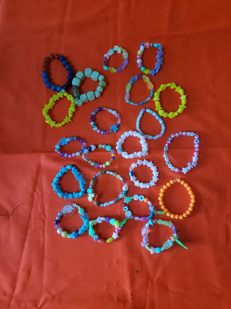 Atelier Enfants - Bracelets et boucles d'oreilles en perles