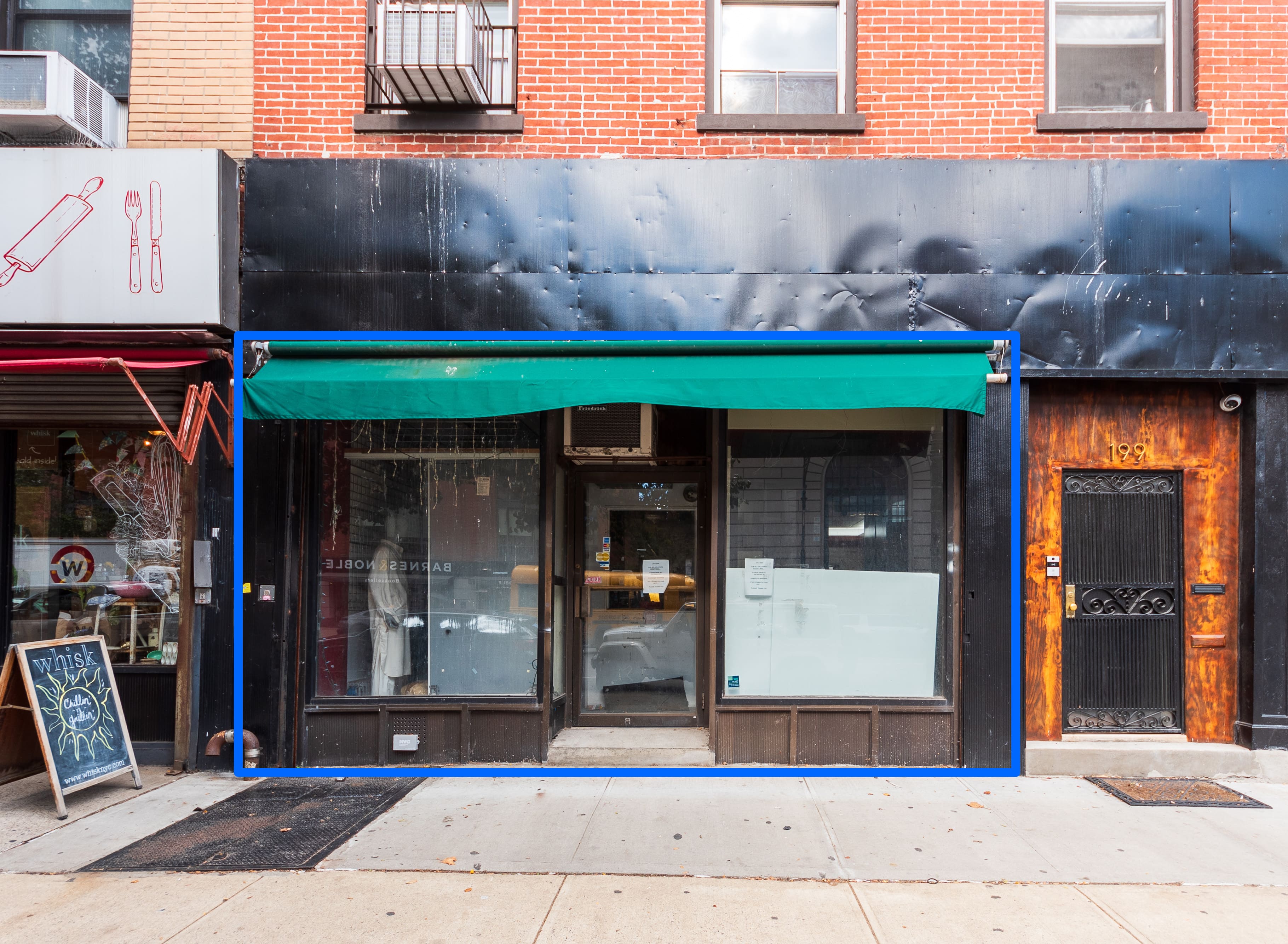 600 - 1,800 SF | Prime Brooklyn Retail/Office With Heavy Foot & Vehicle Traffic for Lease