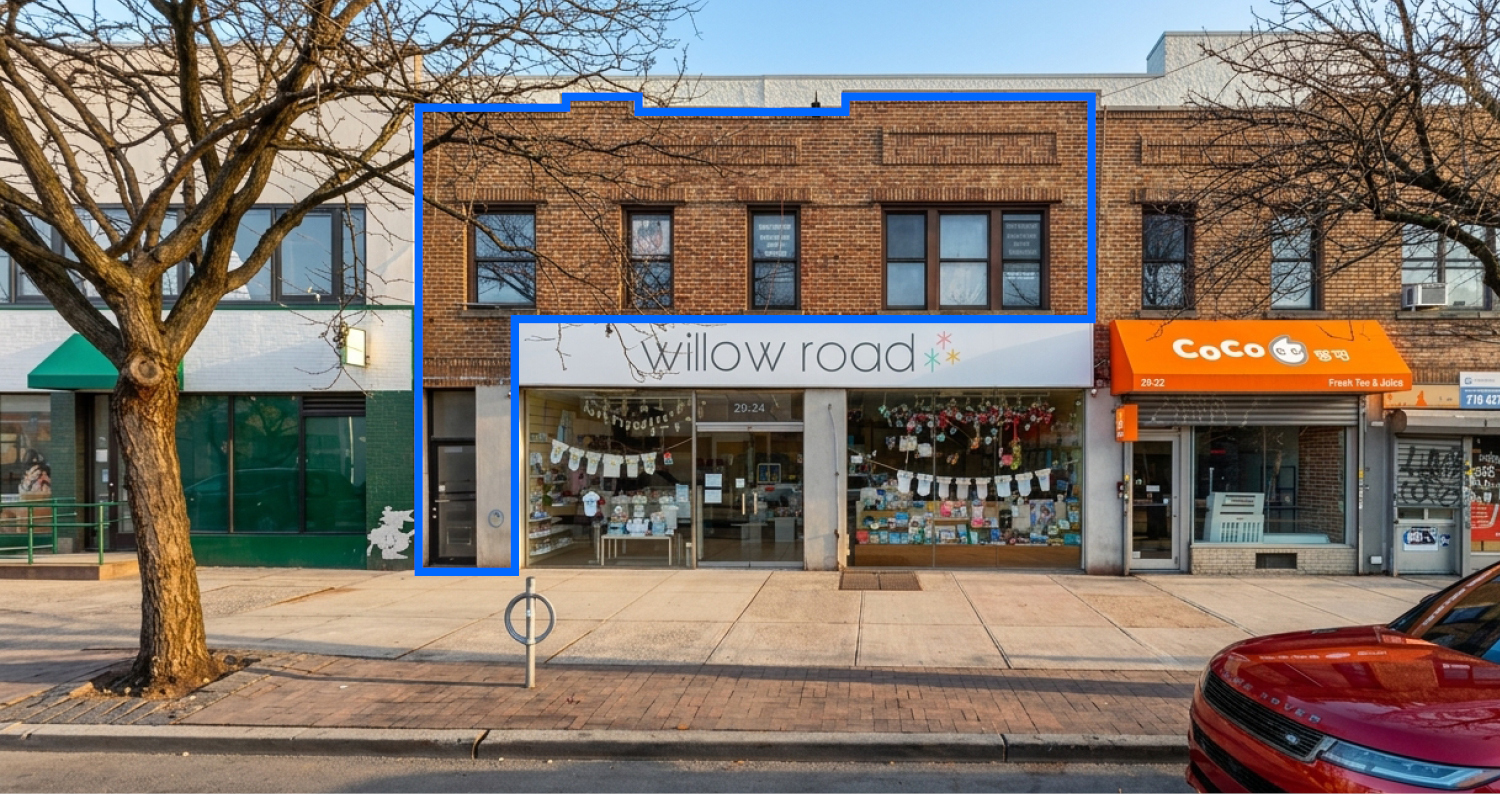 1,100 SF | Second Floor Retail Space W/ Significant Branding Opportunity & Signage Visibility for Lease