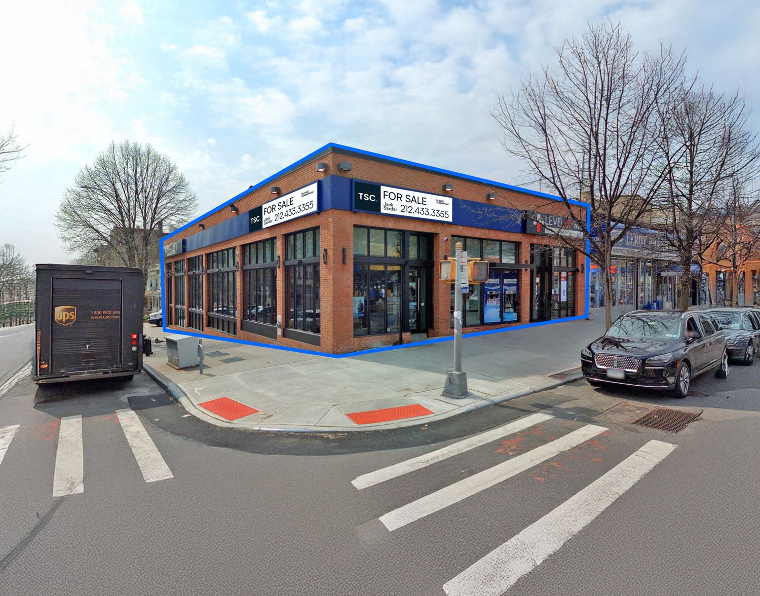 10,200 SF | 320 E 204th St | One Story Multi-Tenant Retail Building for Sale