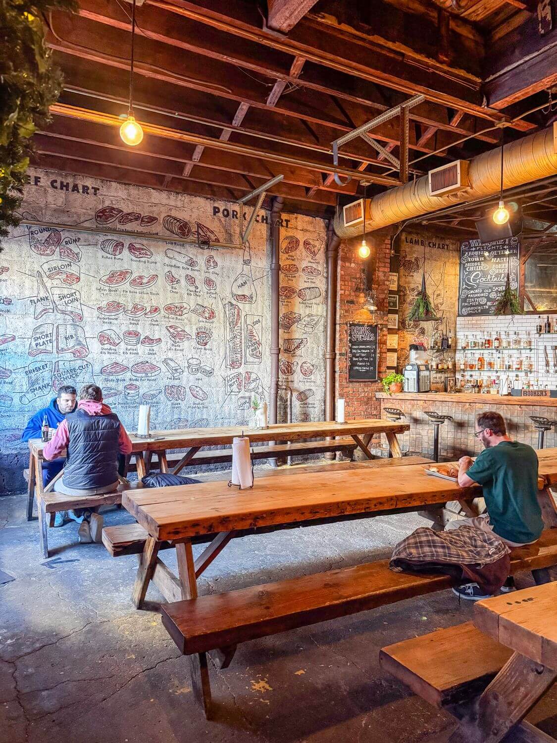 2,300 SF | Rare Restaurant Space for Lease - Full Liquor License Included